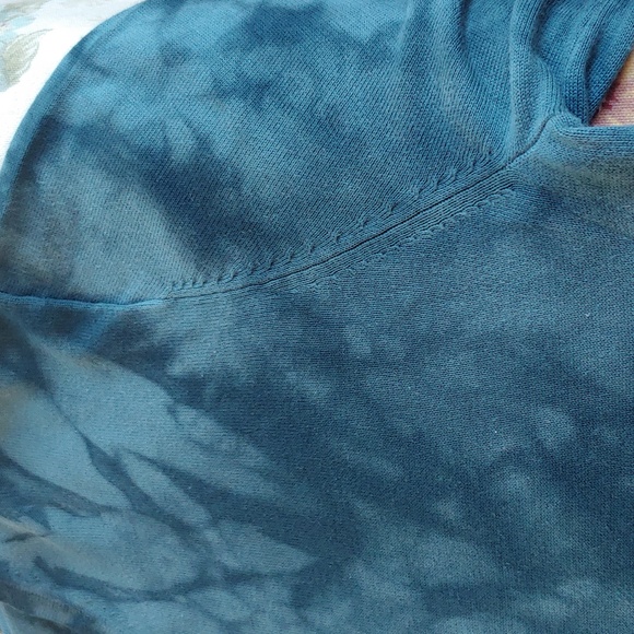 Banana Republic Men's 100% Cotton Long Sleeve Henley in Tie Dye Blue,Large - Picture 14 of 15